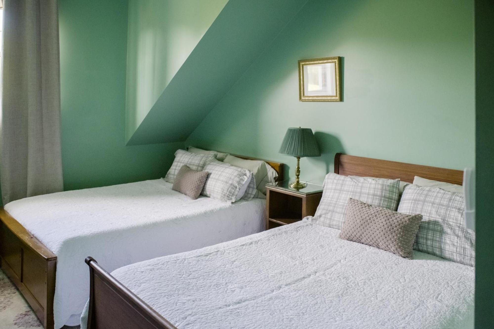 Chanterelle Inn & Cottages บัดเดค ภายนอก รูปภาพ